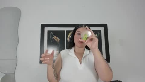 zoee online show from September 2025 03:10:02 AM