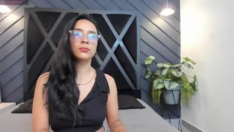 Zoe 3 online show from October 2025 04:38:02 PM