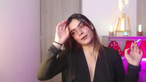 Zoee online show from November 2025 02:13:01 AM