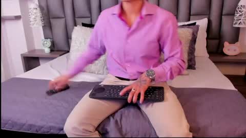 Zoe Krug online show from April 2026 12:31:01 PM