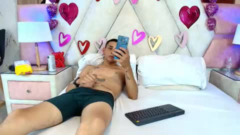 zoelucas online show from September 2025 07:15:02 PM