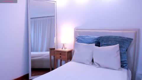 Zoes online show from January 2025 10:56:01 AM