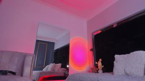 zoevidal_ online show from February 2025 11:54:02 AM