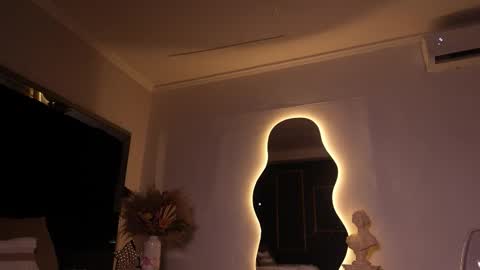 zoevidal_ online show from January 2026 12:07:02 PM