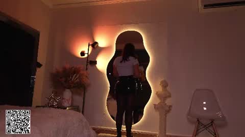 zoevidal_ online show from June 2026 11:59:02 AM