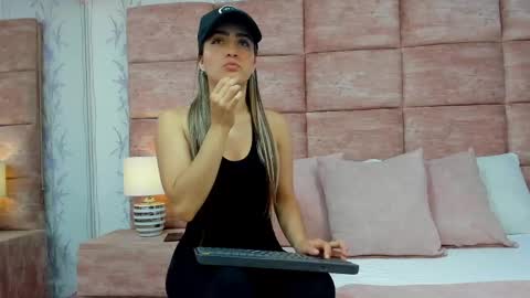 Snapshot of zoewilliis chatting on September 2025 12:40:02 PM ZoeWilliis online show from September 2025 12:40:02 PM