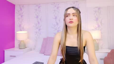 Snapshot of zoewilliis chatting on September 2025 12:43:02 PM ZoeWilliis online show from September 2025 12:43:02 PM