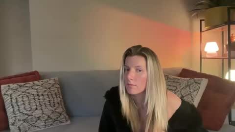 Snapshot of zoeydanner chatting on February 2026 11:33:01 PM Zoeydanner online show from February 2026 11:33:01 PM