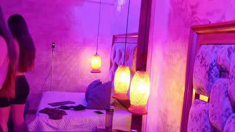 zoley  online show from November 2025 11:33:01 AM