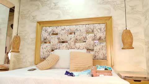 zoley  online show from December 2025 03:11:02 AM