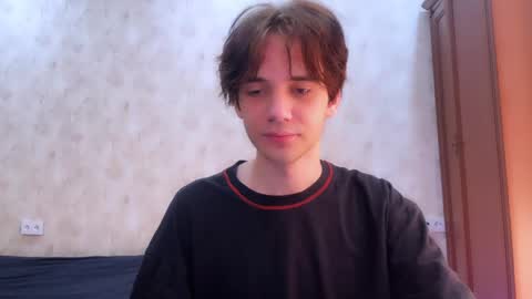 Snapshot of zombde32 chatting on May 2026 12:32:01 PM Zombdeeeee online show from May 2026 12:32:01 PM