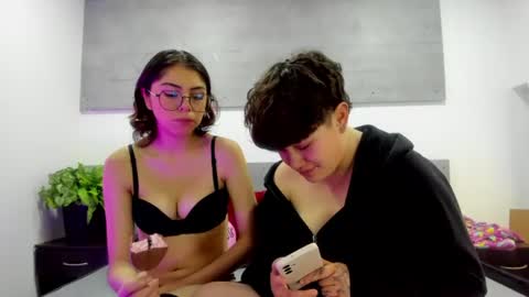Snapshot of zooble_28 chatting on July 2026 02:20:01 PM Nick And Mia online show from July 2026 02:20:01 PM