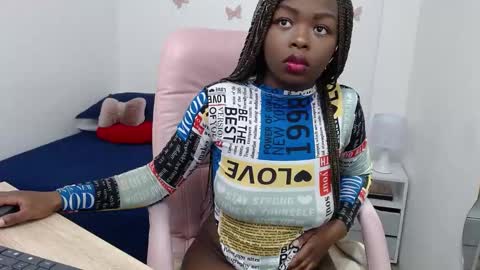 Snapshot of zooee_p chatting on January 2025 11:33:01 AM Zooe online show from January 2025 11:33:01 AM