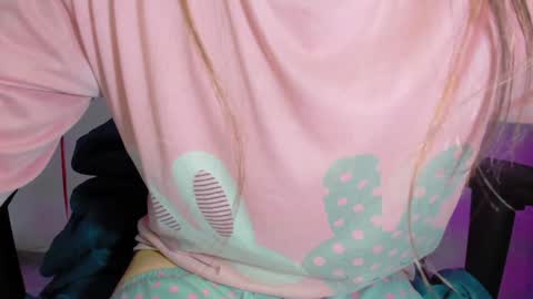 Snapshot of zooeybelair chatting on February 2025 01:01:01 PM Alicie online show from February 2025 01:01:01 PM