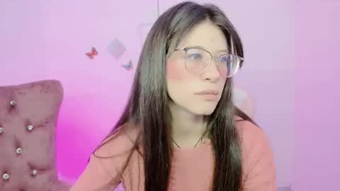 Snapshot of zooeybelair chatting on October 2025 04:21:02 AM Alicie online show from October 2025 04:21:02 AM
