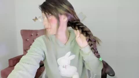 Alicie online show from November 2025 05:07:01 AM