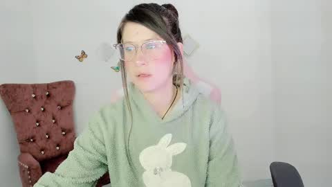 Alicie online show from December 2025 04:15:01 PM