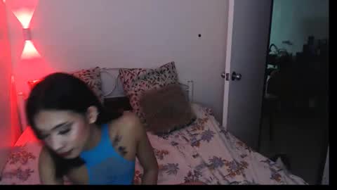 Snapshot of zue_sexy_aasian chatting on December 2025 06:48:01 PM Zoe online show from December 2025 06:48:01 PM