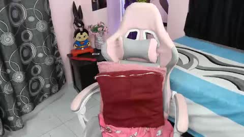 zulemapiel online show from April 2026 11:32:02 PM