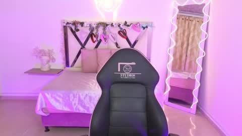 ZURY   online show from September 2025 11:54:01 AM