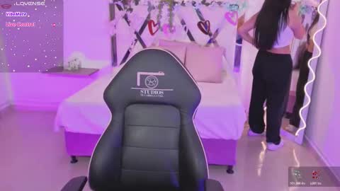 ZURY   online show from October 2025 11:31:02 AM