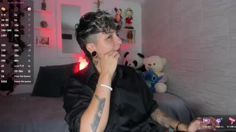 Snapshot of zuryramirez_ chatting on October 2025 08:31:02 PM Zury Ramirez online show from October 2025 08:31:02 PM