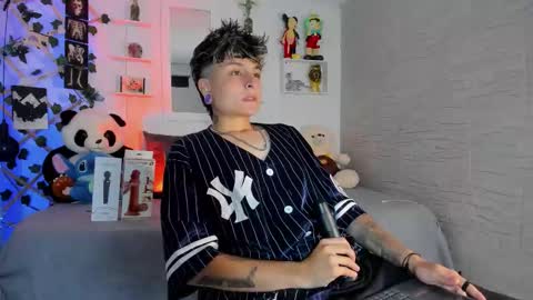 Snapshot of zuryramirez_ chatting on October 2025 09:36:02 PM Zury Ramirez online show from October 2025 09:36:02 PM