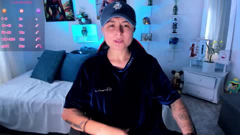 Snapshot of zuryramirez_ chatting on December 2025 07:10:01 PM Zury Ramirez online show from December 2025 07:10:01 PM