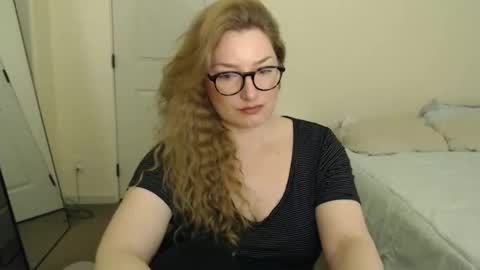 Snapshot of zuzuclaire chatting on May 2026 08:46:02 PM Carly online show from May 2026 08:46:02 PM