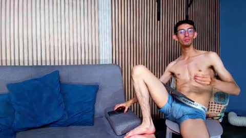 Zyro Nigth online show from November 2025 01:42:01 AM