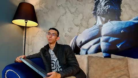 Zyro Nigth online show from December 2025 07:18:01 PM