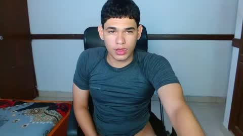 Snapshot of zyrosxk chatting on May 2026 08:08:02 AM antonio felipe online show from May 2026 08:08:02 AM