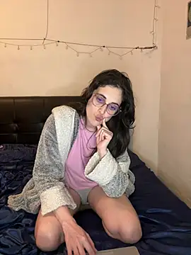 Snapshot of Lunaabbey chatting on February 2026 09:27:02 PM Lunaabbey online show from February 2026 09:27:02 PM