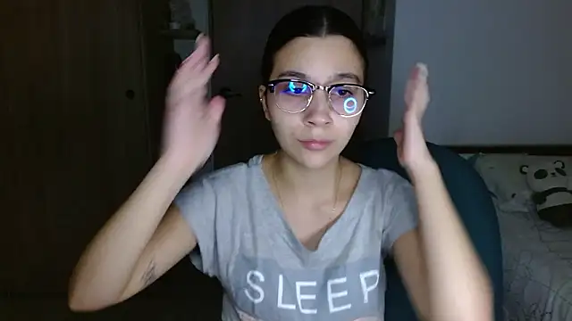 mia  lopez  online show from March 2026 03:45:02 AM