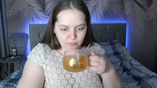 uliastar online show from March 2025 01:06:02 PM