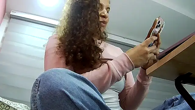 Snapshot of gatubelahot chatting on November 2025 12:30:01 AM gatubelahot online show from November 2025 12:30:01 AM