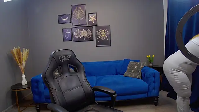 Katewalker  online show from December 2024 06:11:01 PM