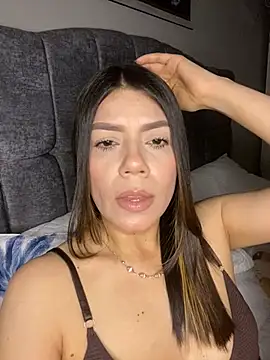 Snapshot of martina_contreras chatting on April 2026 01:12:01 AM martina contreras online show from April 2026 01:12:01 AM