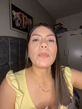 Snapshot of martina_contreras chatting on May 2026 04:07:02 AM martina contreras online show from May 2026 04:07:02 AM
