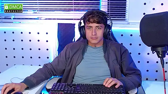 Darko0717 online show from October 2025 04:39:01 PM