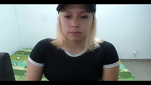 MommyMiaWs online show from February 2025 01:25:01 PM