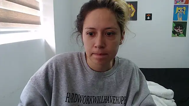 MommyMiaWs online show from October 2025 02:05:01 PM