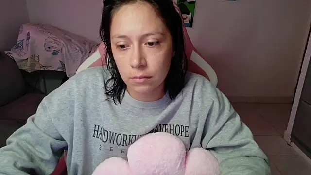 Snapshot of MommyMiaWs chatting on June 2026 07:48:01 PM MommyMiaWs online show from June 2026 07:48:01 PM
