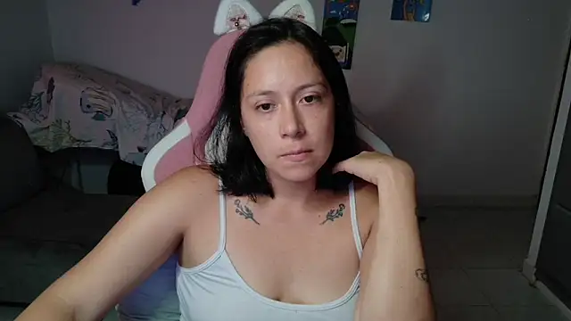 Snapshot of MommyMiaWs chatting on July 2026 04:40:01 PM MommyMiaWs online show from July 2026 04:40:01 PM