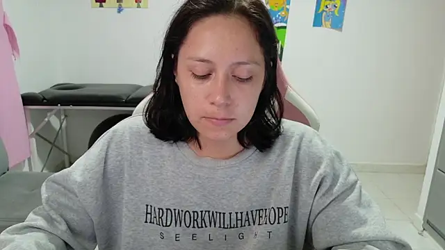 Snapshot of MommyMiaWs chatting on July 2026 12:48:02 AM MommyMiaWs online show from July 2026 12:48:02 AM