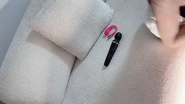 Snapshot of Serena-AU chatting on September 2025 02:17:01 PM Serena-AU online show from September 2025 02:17:01 PM