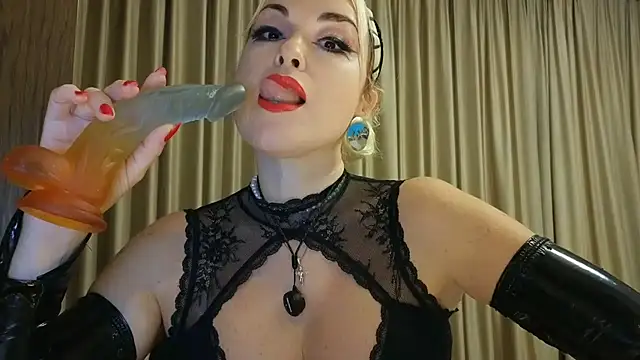 Snapshot of MissKateX chatting on June 2026 09:17:01 PM MissKateX online show from June 2026 09:17:01 PM