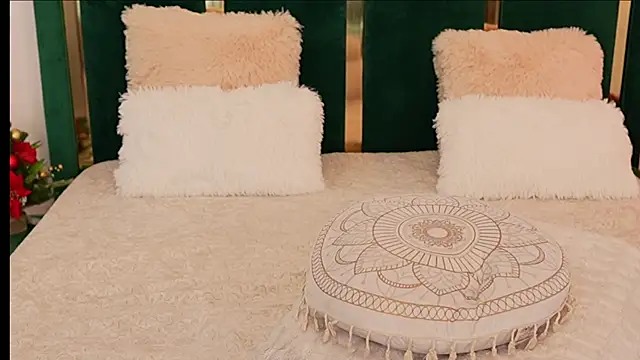 XeniaBlu online show from December 2025 12:21:02 PM