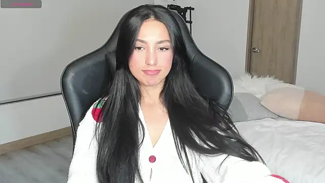 Snapshot of EvaMoet chatting on March 2025 08:34:01 AM EvaMoet online show from March 2025 08:34:01 AM