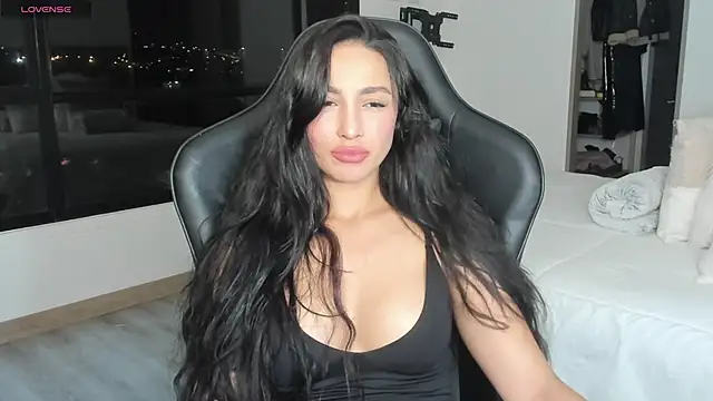 Snapshot of EvaMoet chatting on March 2025 02:04:02 AM EvaMoet online show from March 2025 02:04:02 AM